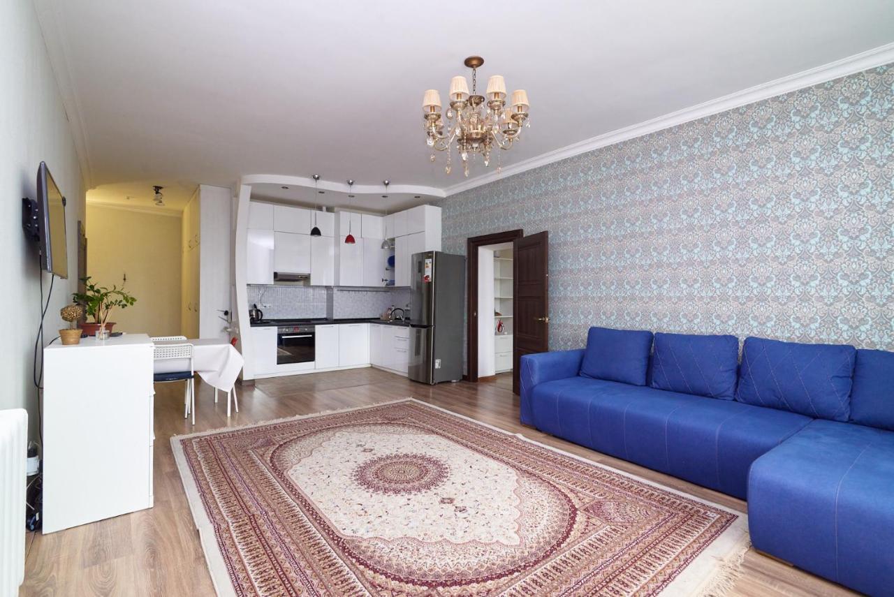 Квартира В Самом Центре Столицы Казахстана Apartment Nur-Sultan  Exterior photo